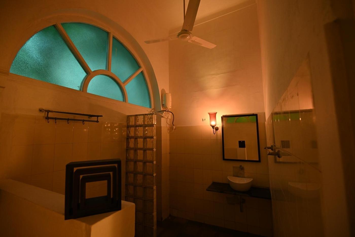 La Cedille - French Heritage House Pondicherry Phòng bức ảnh